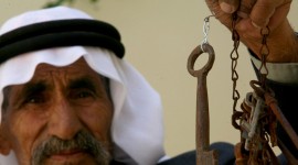 نحن جيلٌ دمُه كان سلاحَهْ