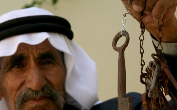 نحن جيلٌ دمُه كان سلاحَهْ